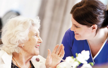 nurse-speaking-to-a-resident