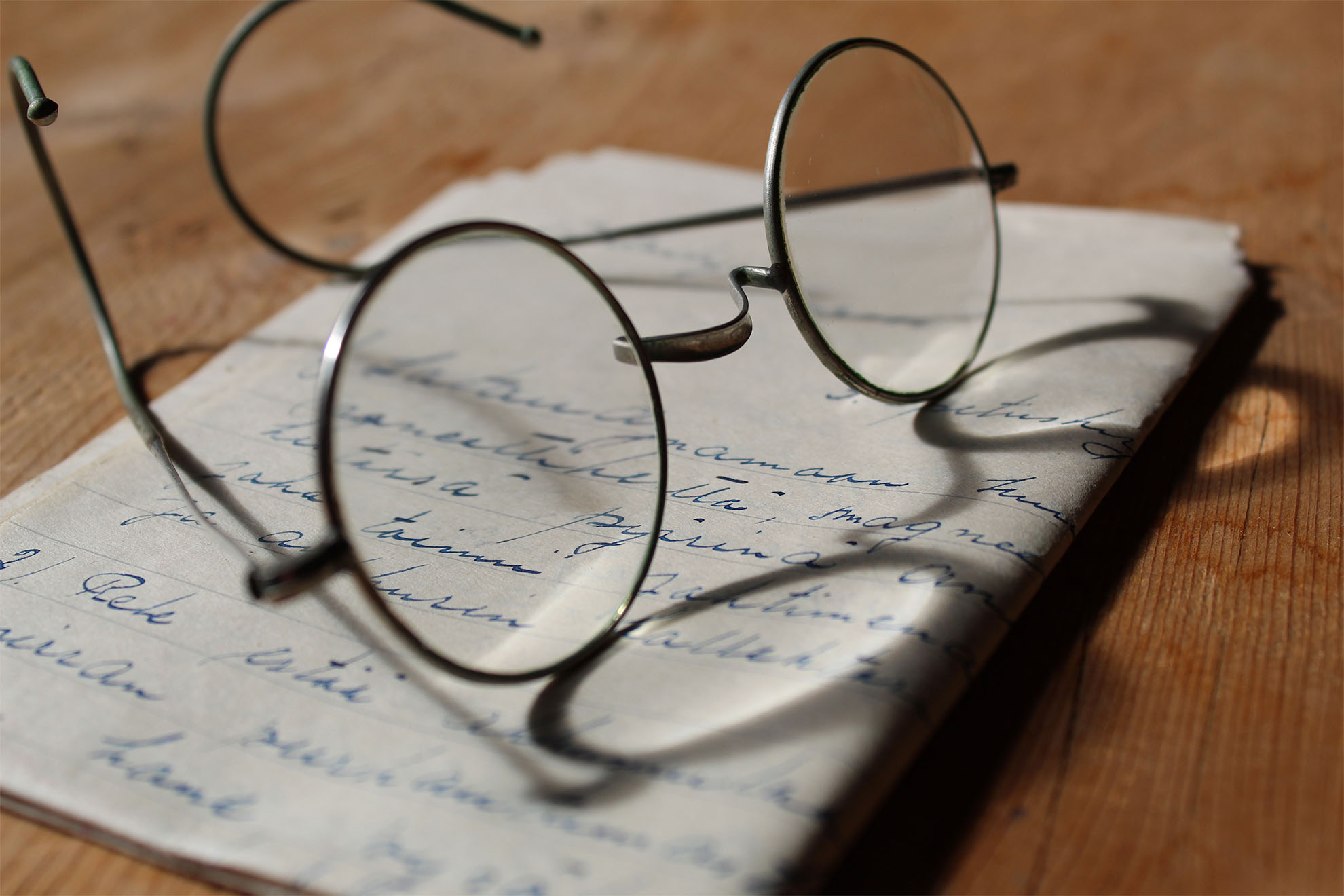 round reading glasses