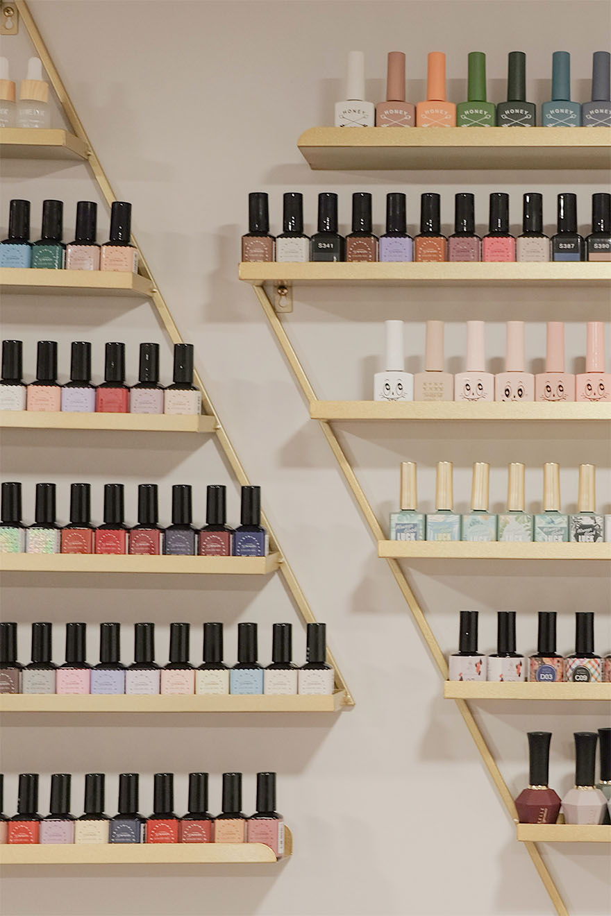 nail varnish on a shelf
